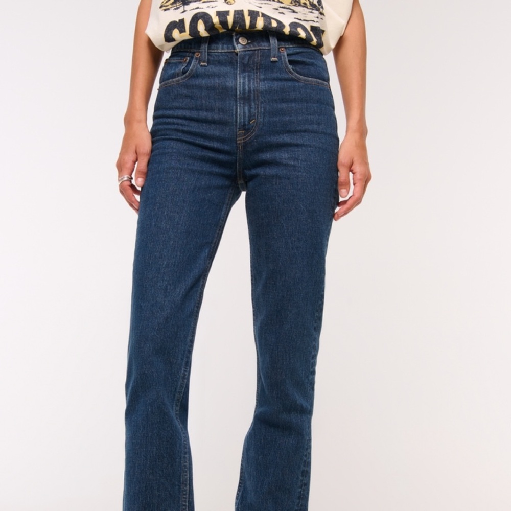 Abercrombie NWT Ultra High Rise Straight Leg Jeans - 33 (16)